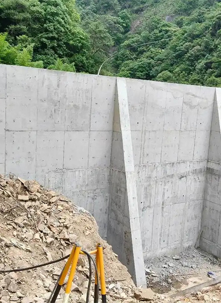张家口怀来县重力式挡土墙